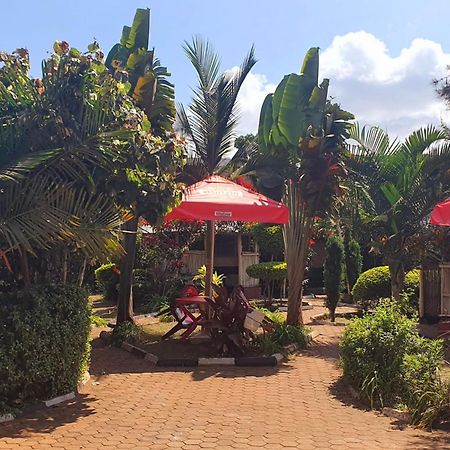 Akagera Neighbors Bed and Breakfast Kabarondo Buitenkant foto