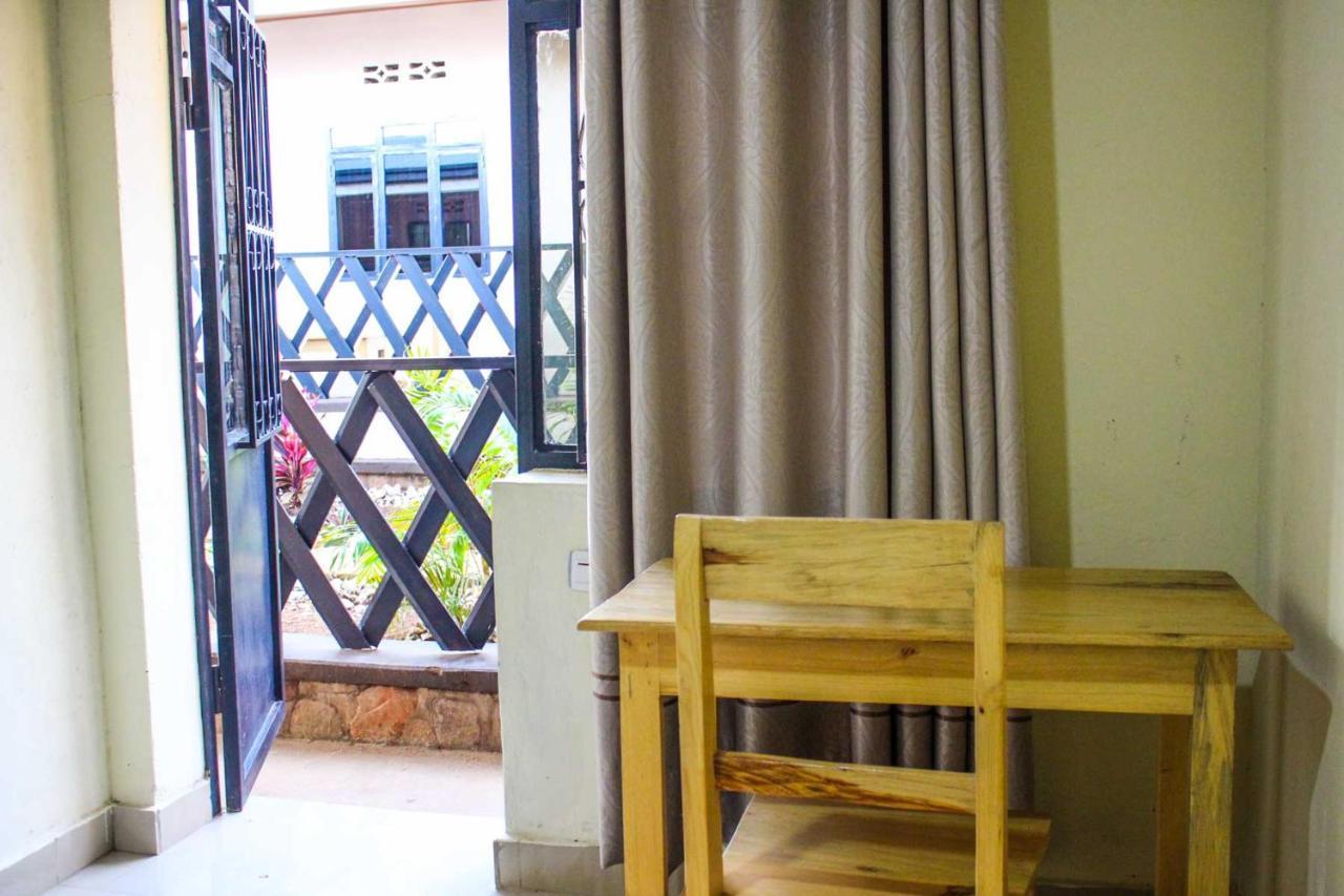 Akagera Neighbors Bed and Breakfast Kabarondo Buitenkant foto